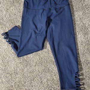 Criss Cross Crop Legging Large